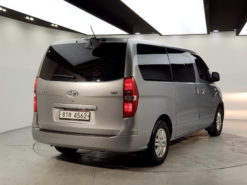 HYUNDAI Starex - Vista 4