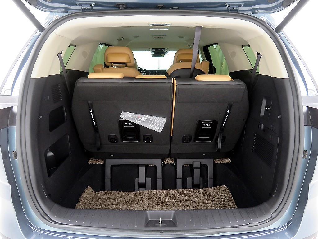 KIA Carnival - Vista 6