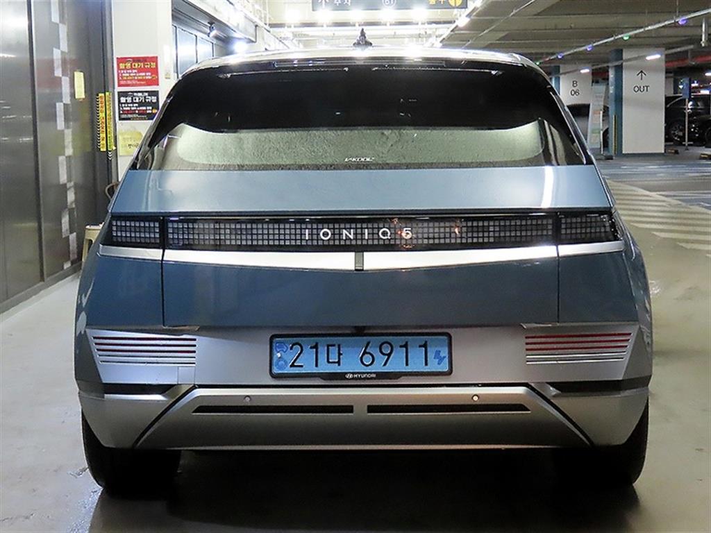 HYUNDAI Ioniq 5 - Vista 5