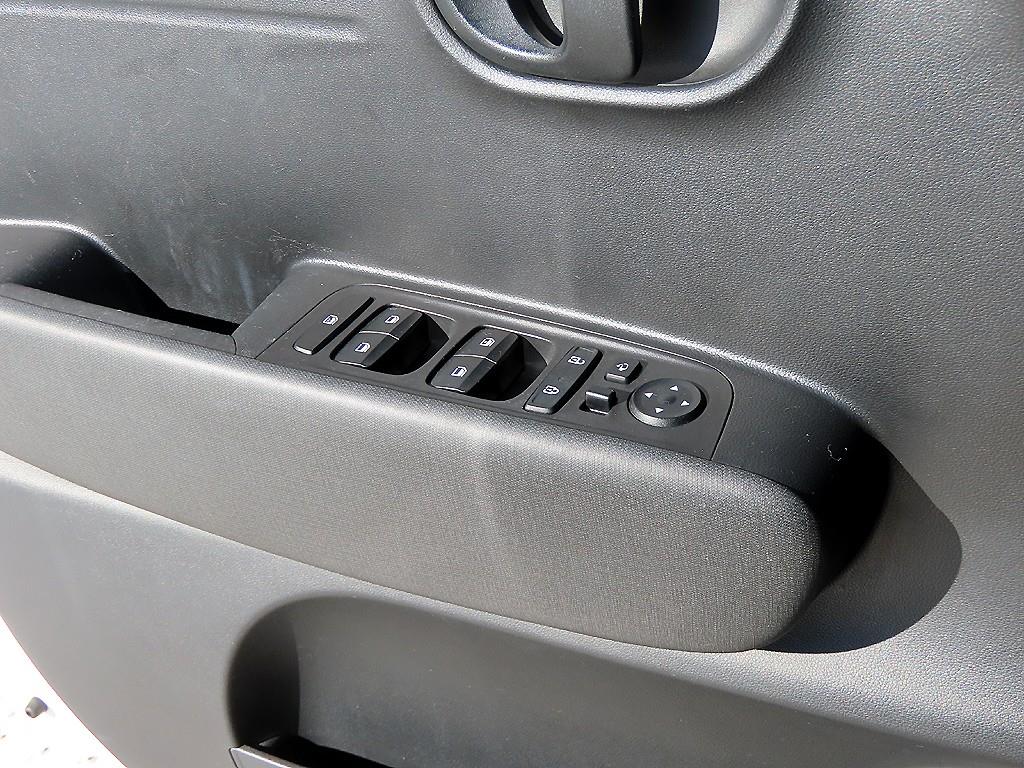 HYUNDAI Casper - Vista 11