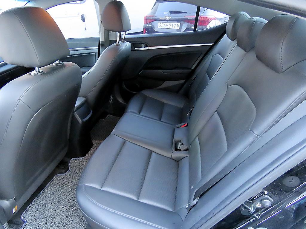 HYUNDAI Avante - Vista 6