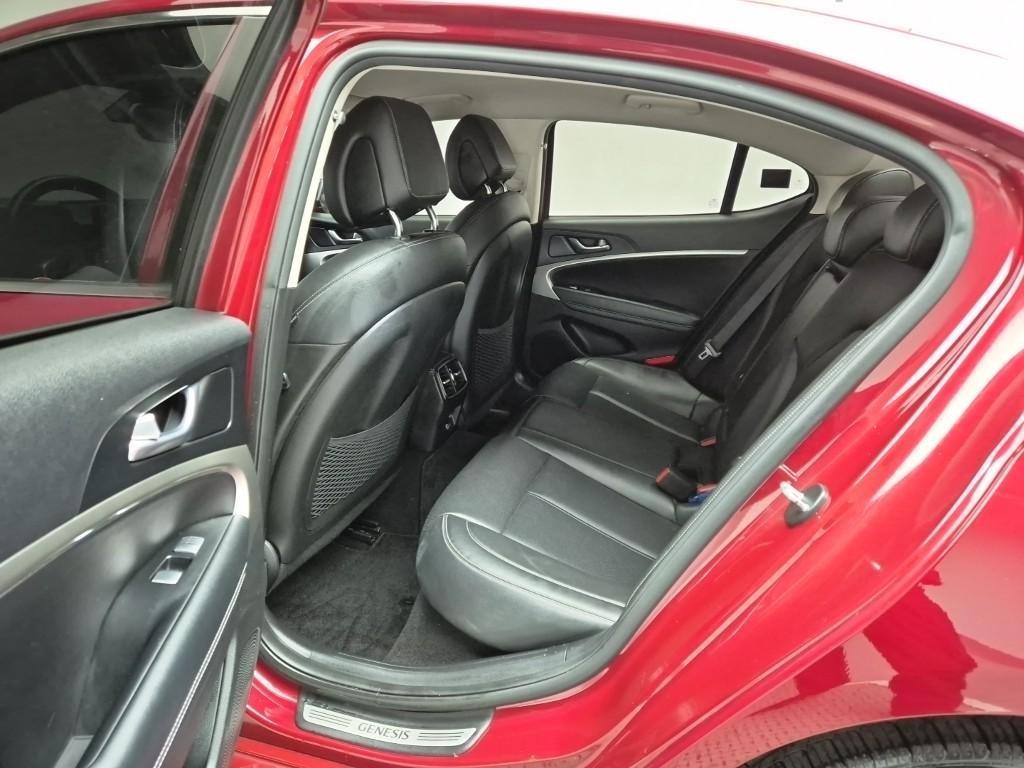 Genesis G70 - Vista 12