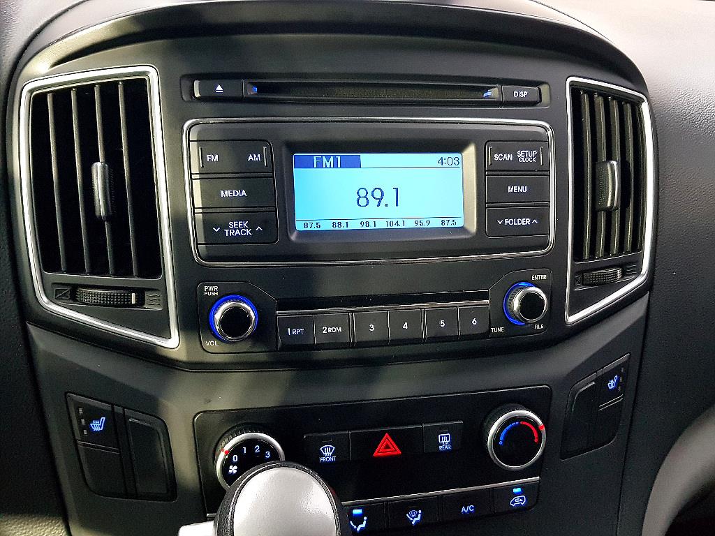 HYUNDAI Starex - Vista 12