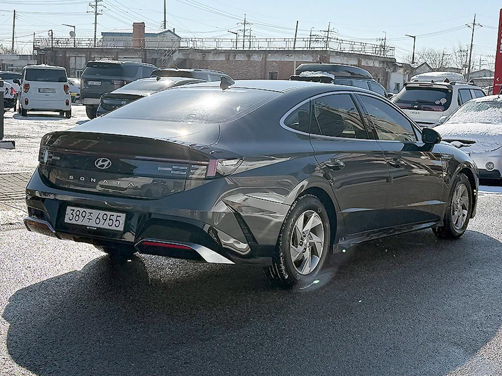 HYUNDAI Sonata - Vista 4
