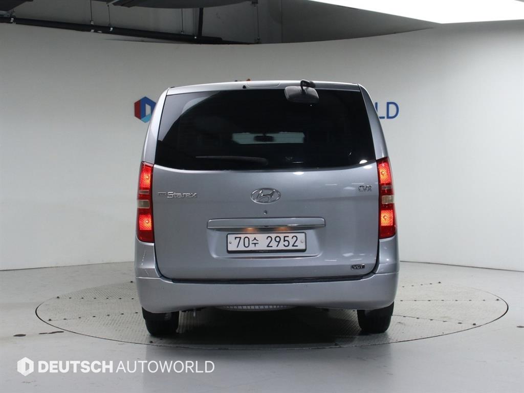 HYUNDAI Starex - Vista 4