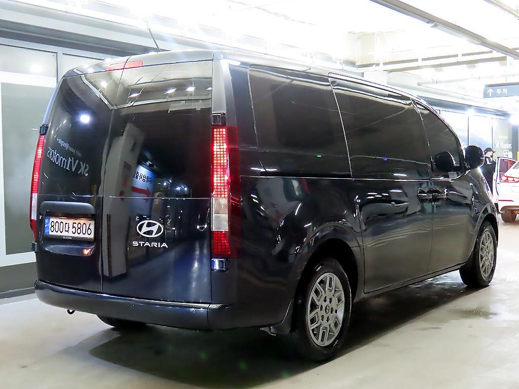 HYUNDAI Staria - Vista 4