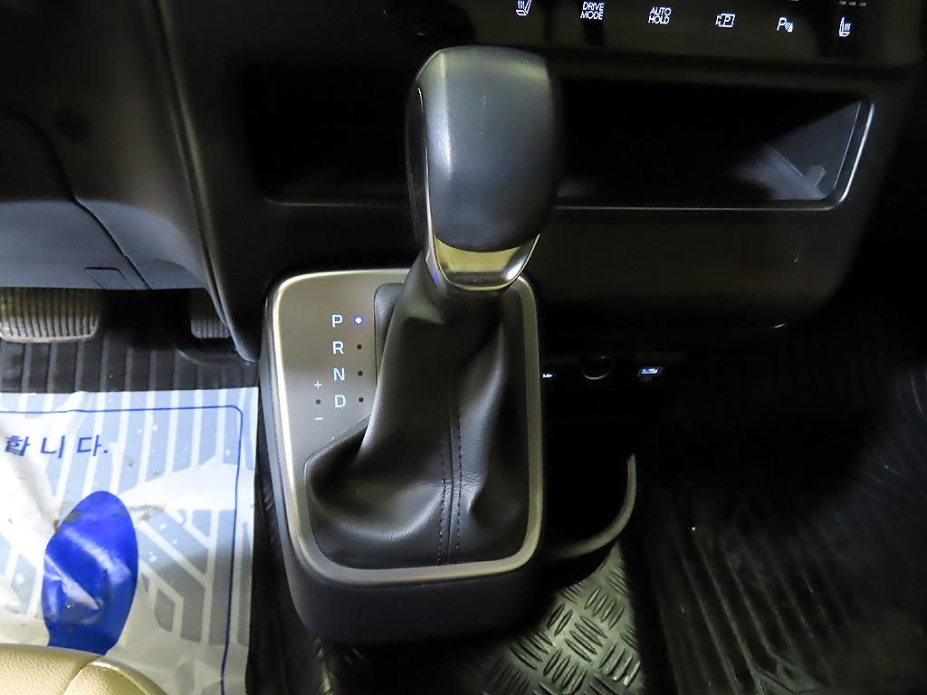 HYUNDAI Staria - Vista 12