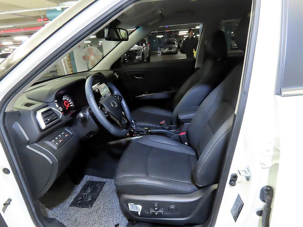 Ssangyong Tivoli - Vista 6