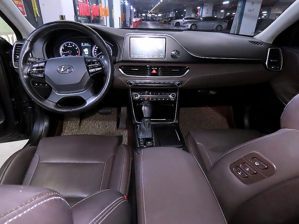 HYUNDAI Grandeur - Vista 10