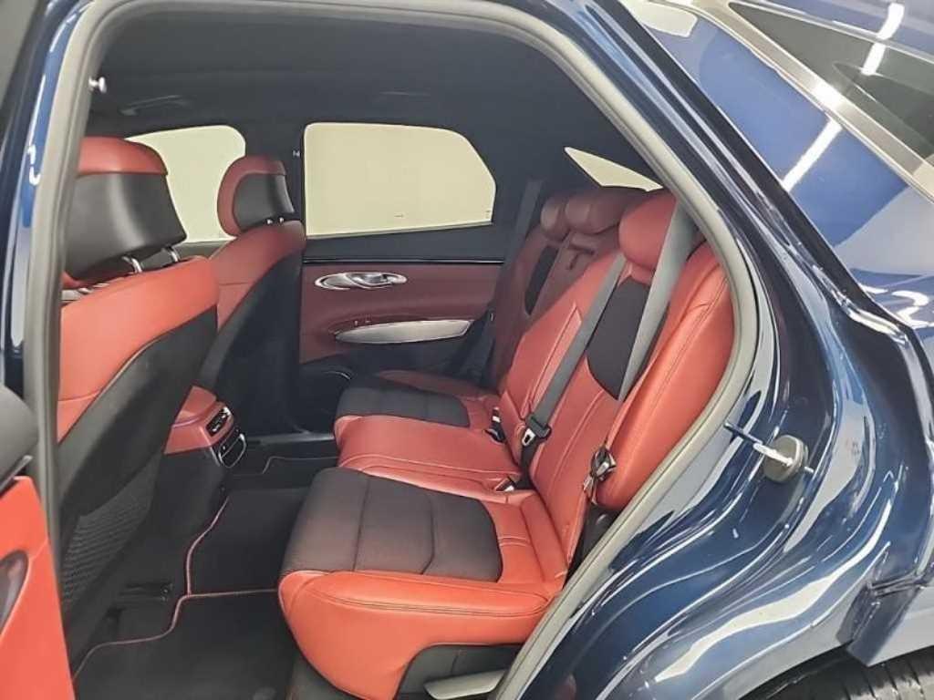 Genesis GV70 - Vista 11