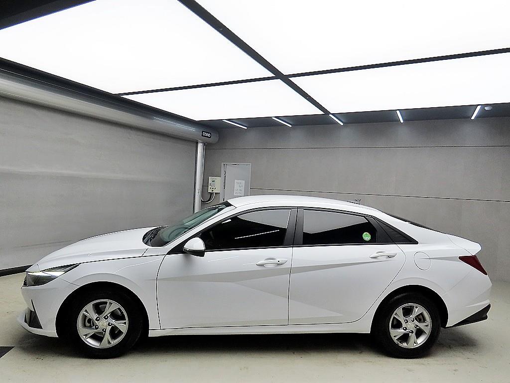 HYUNDAI Avante - Vista 4