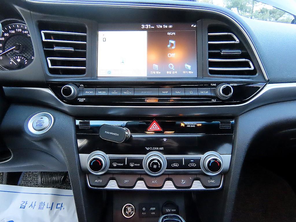 HYUNDAI Avante 2019 Negro - Importación desde Corea - HF Imports Iquique - Foto 13