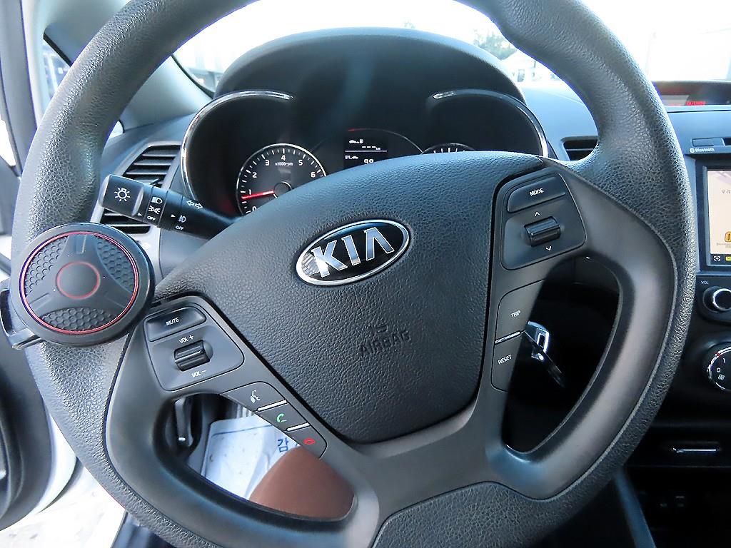 KIA K3 - Vista 8