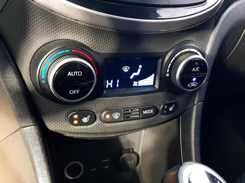 HYUNDAI Accent 2015 Blanco - Importación desde Corea - HF Imports Iquique - Foto 13