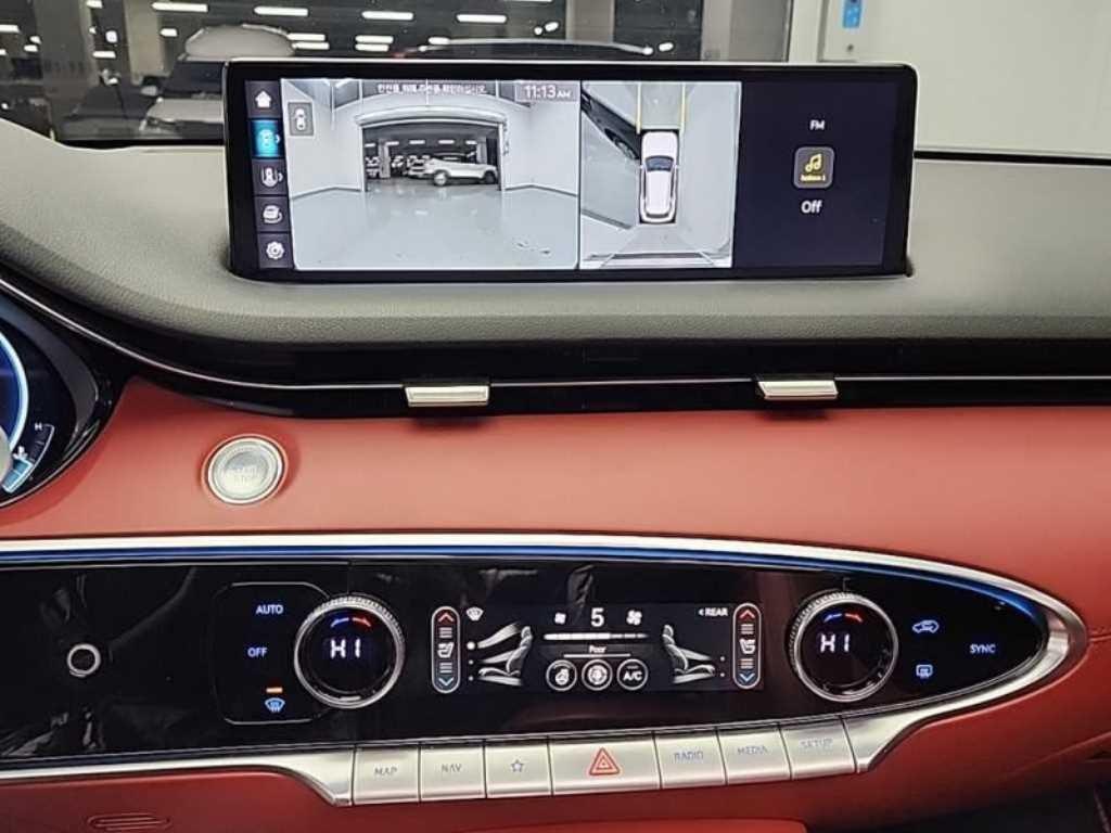 Genesis GV70 - Vista 9