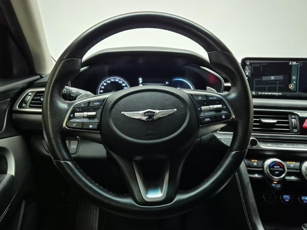 Genesis G70 - Vista 9