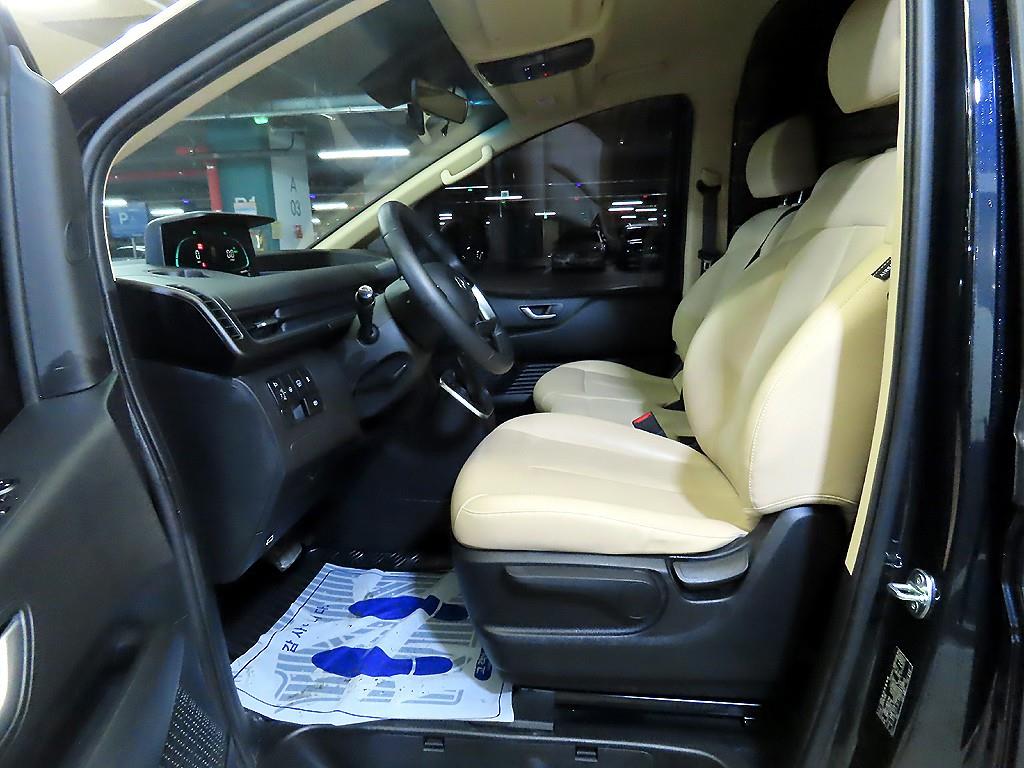 HYUNDAI Staria - Vista 6