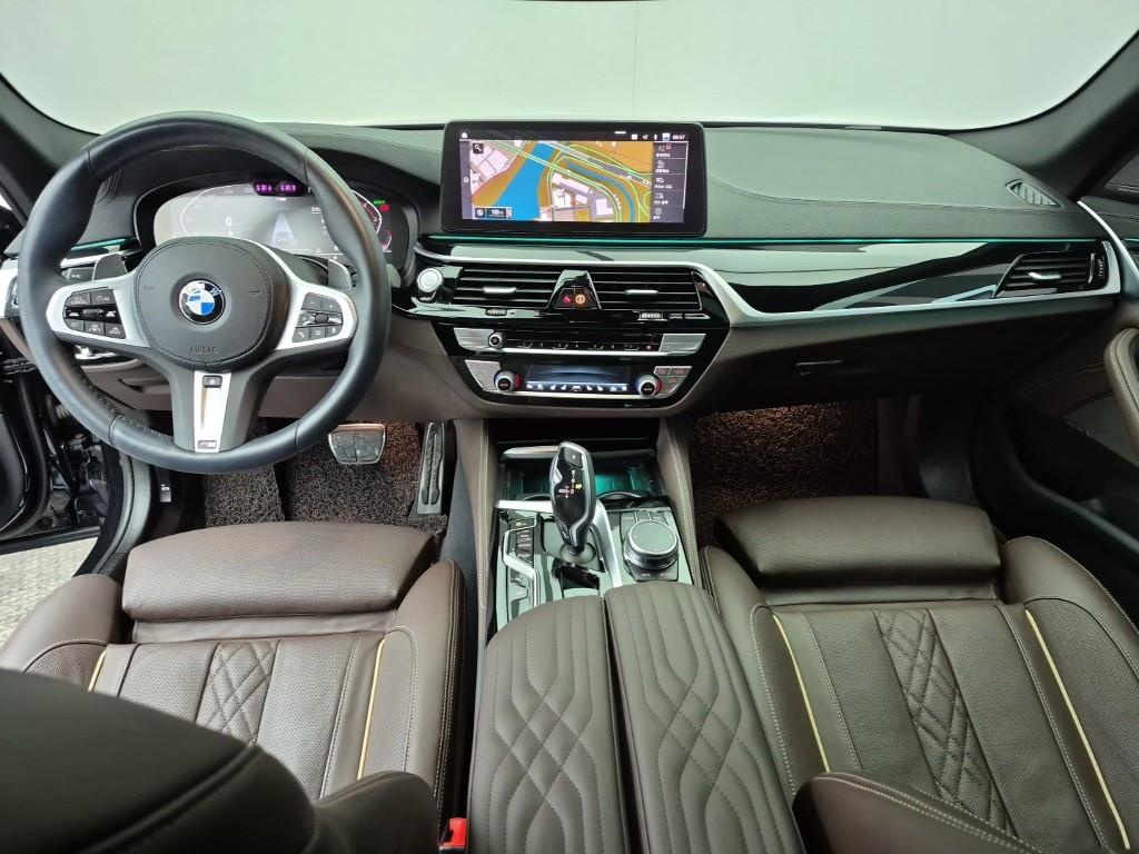 BMW 5 Series - Vista 5