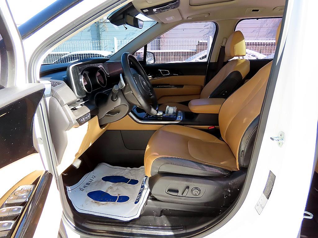 KIA Carnival - Vista 5