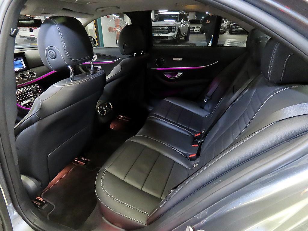 Mercedes Benz E class - Vista 7