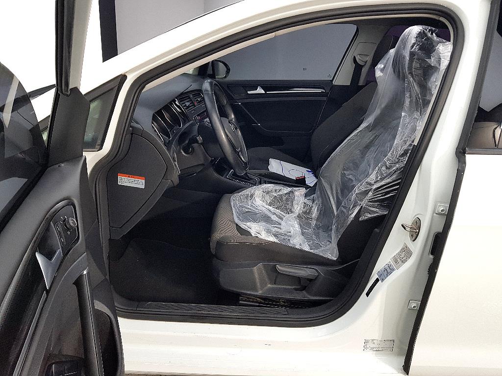 Volkswagen Golf - Vista 8