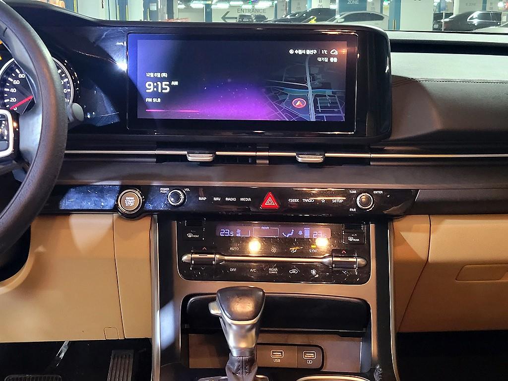 KIA Carnival - Vista 11