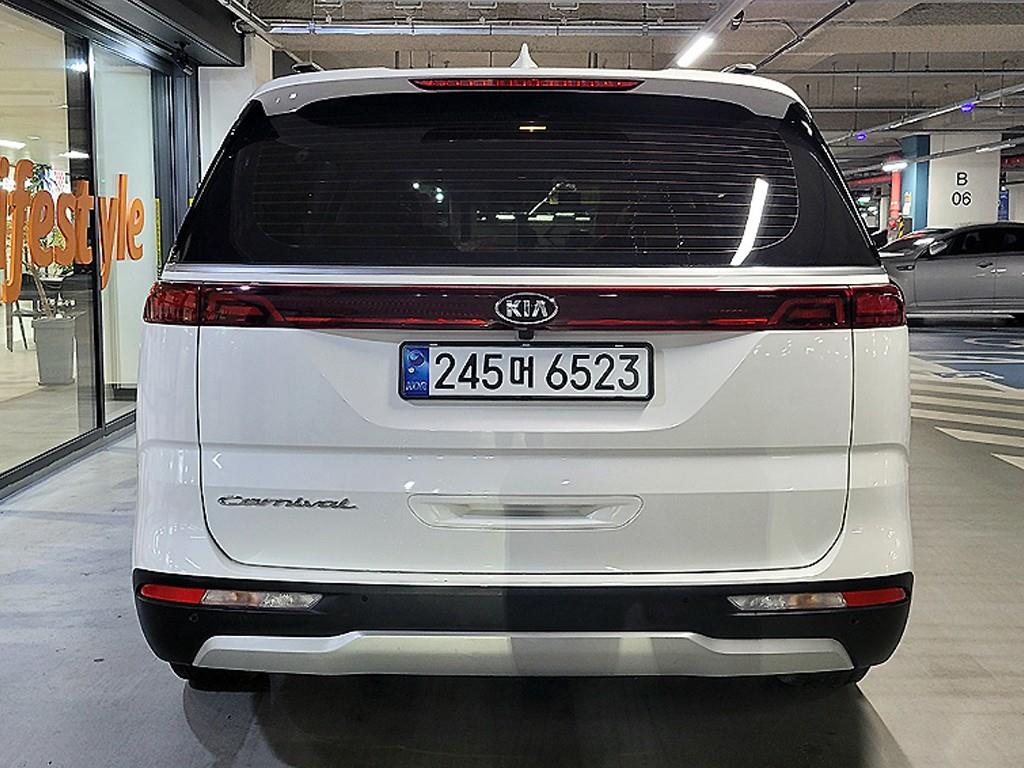 KIA Carnival - Vista 5