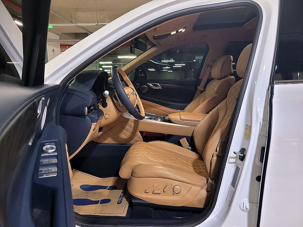 Genesis GV80 - Vista 7