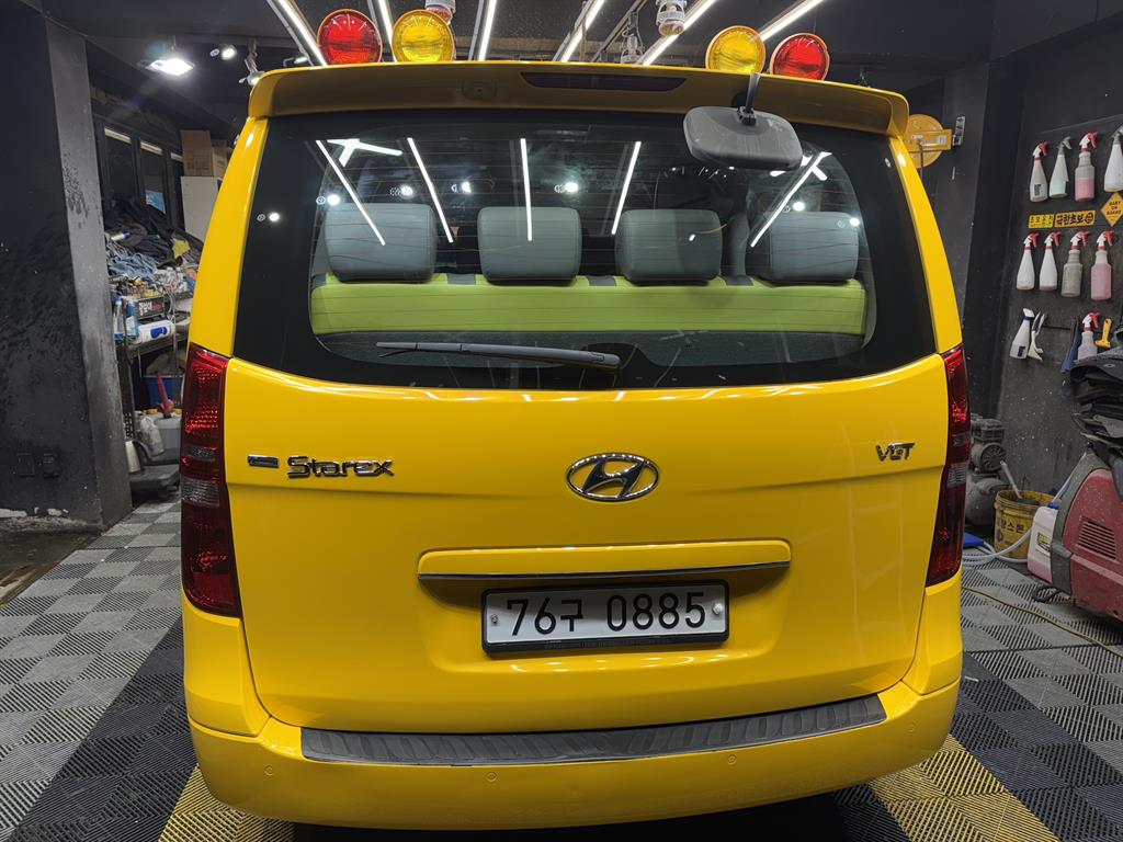 HYUNDAI Starex - Vista 4