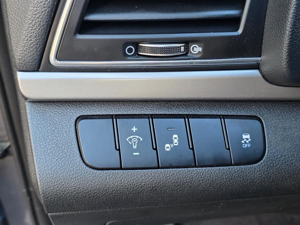 HYUNDAI Avante - Vista 11