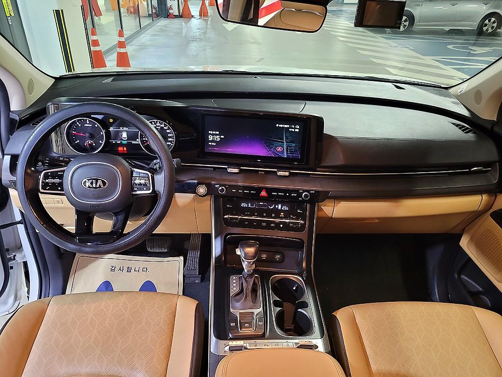 KIA Carnival - Vista 6