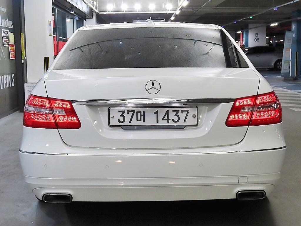Mercedes Benz E class - Vista 5