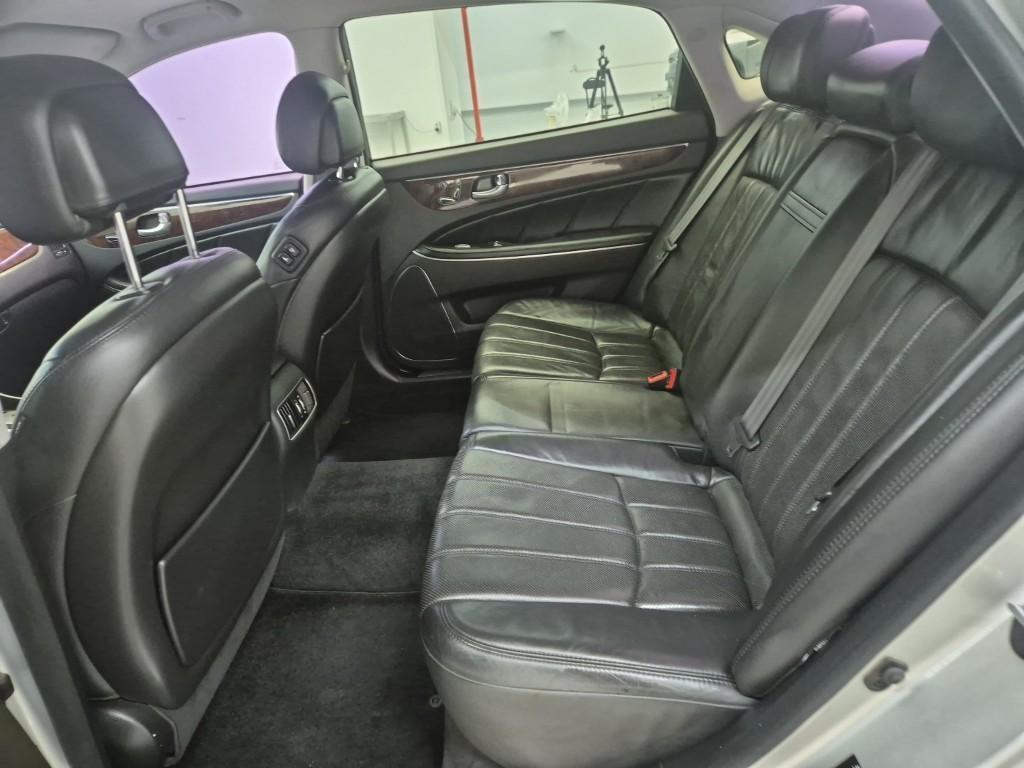 HYUNDAI Equus - Vista 12