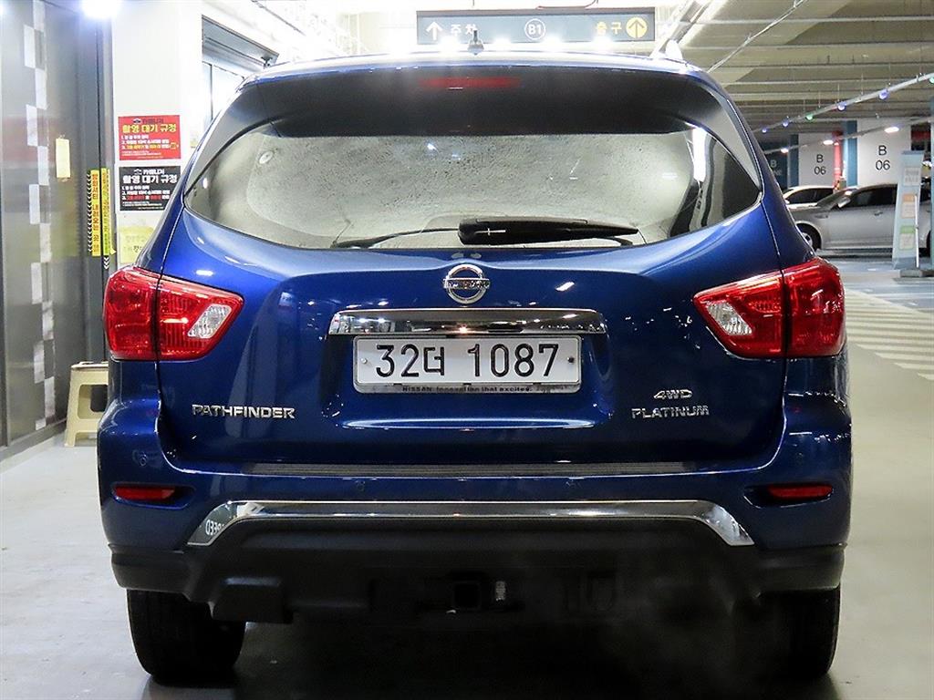 Nissan Pathfinder - Vista 5