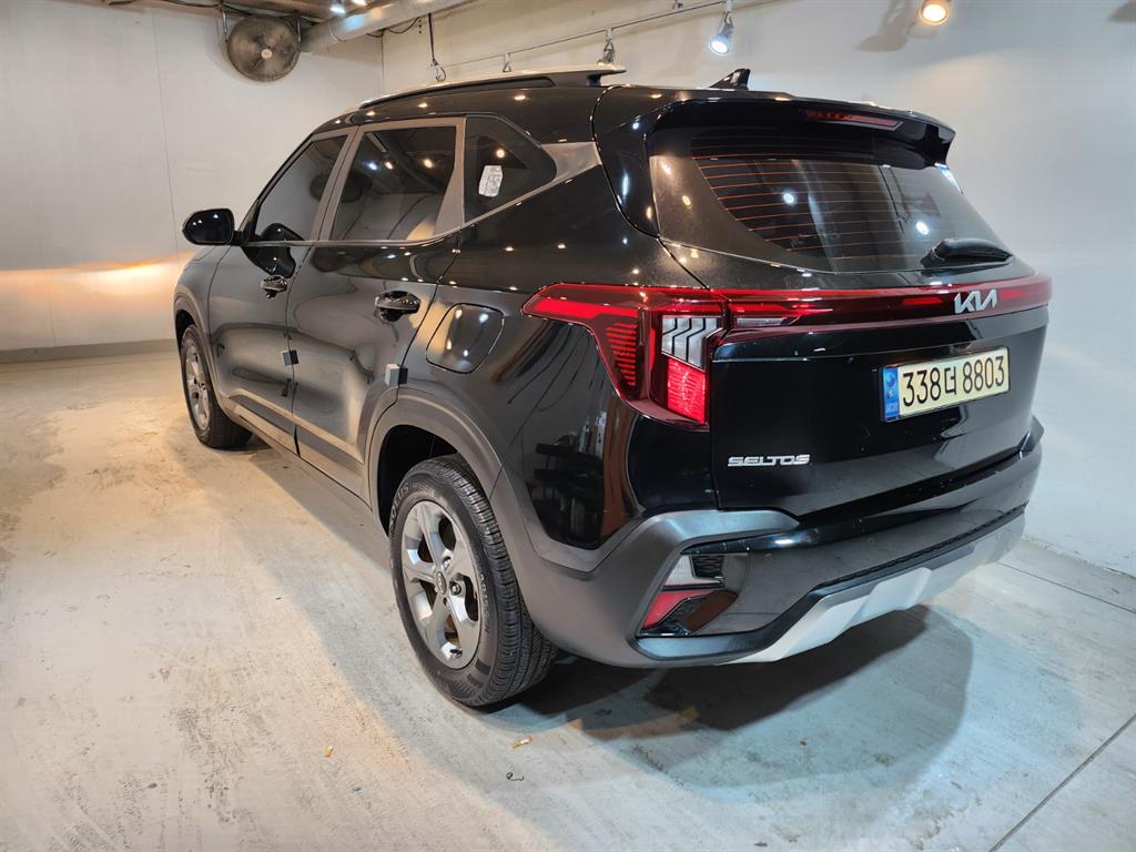 KIA Seltos - Vista 4