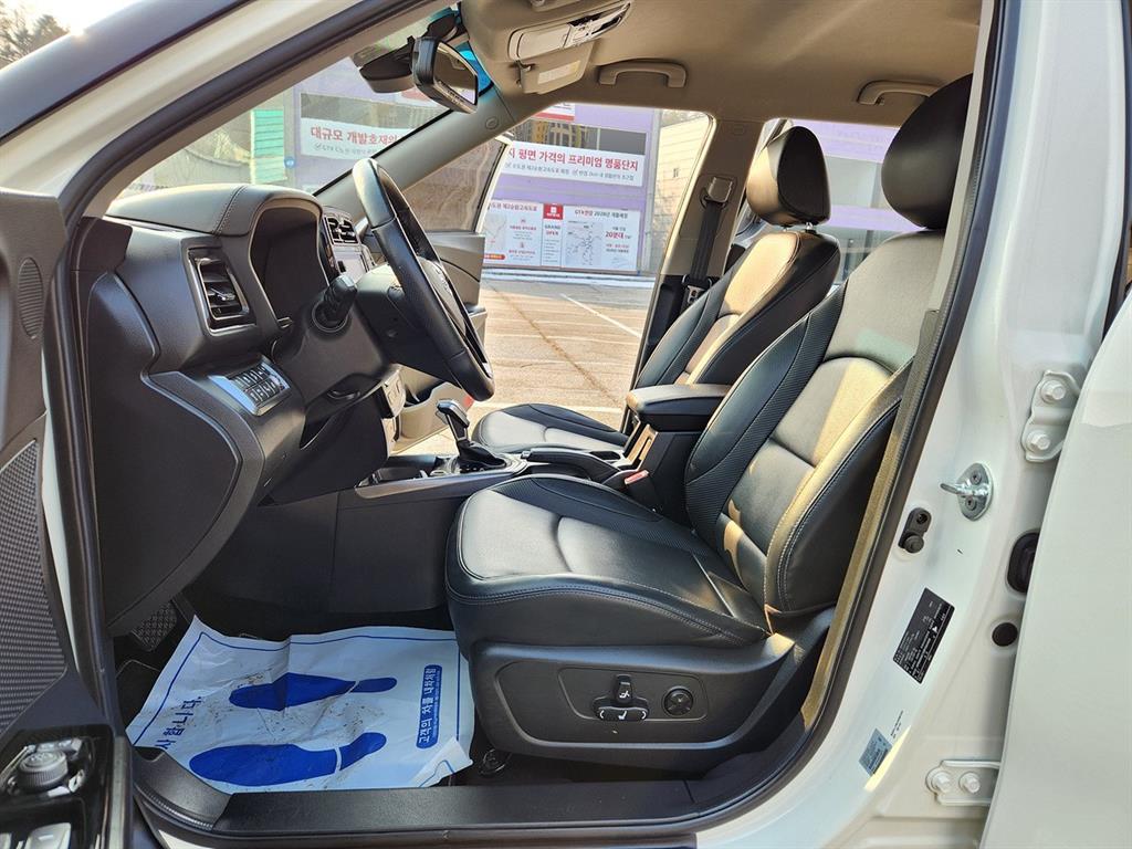 Ssangyong Tivoli - Vista 9