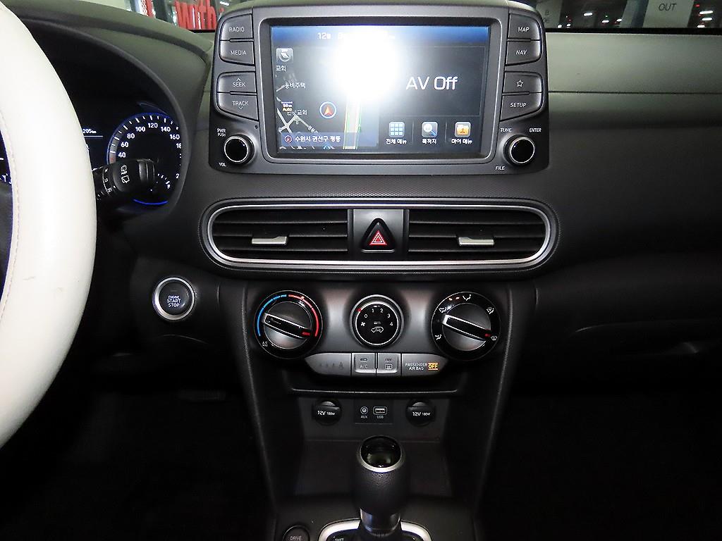 HYUNDAI Kona - Vista 11