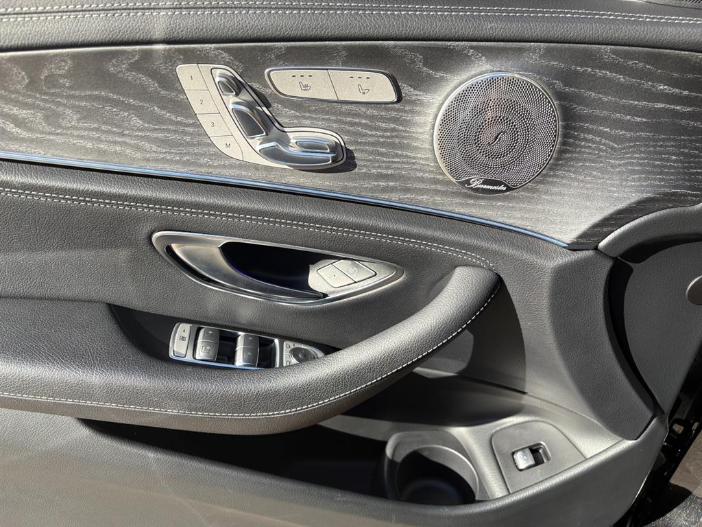 Mercedes Benz E class - Vista 12