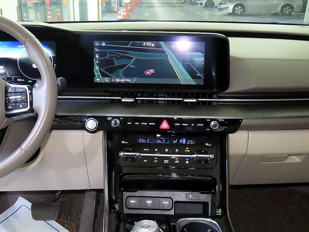 KIA Carnival - Vista 11