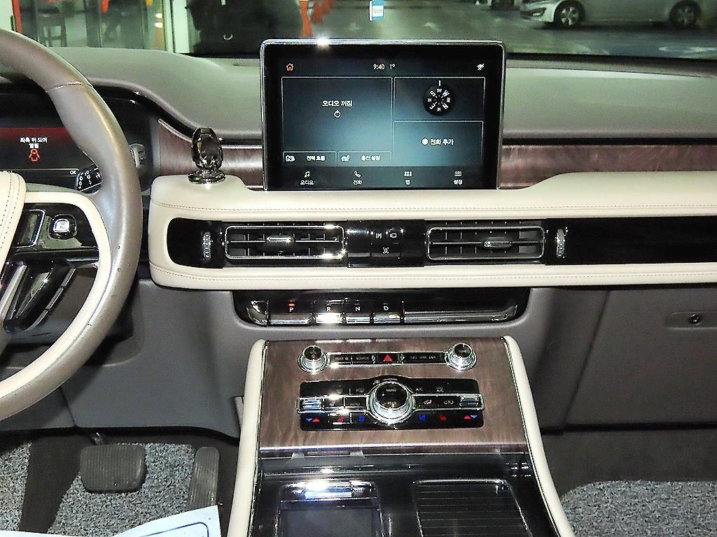 Lincoln Aviator - Vista 11