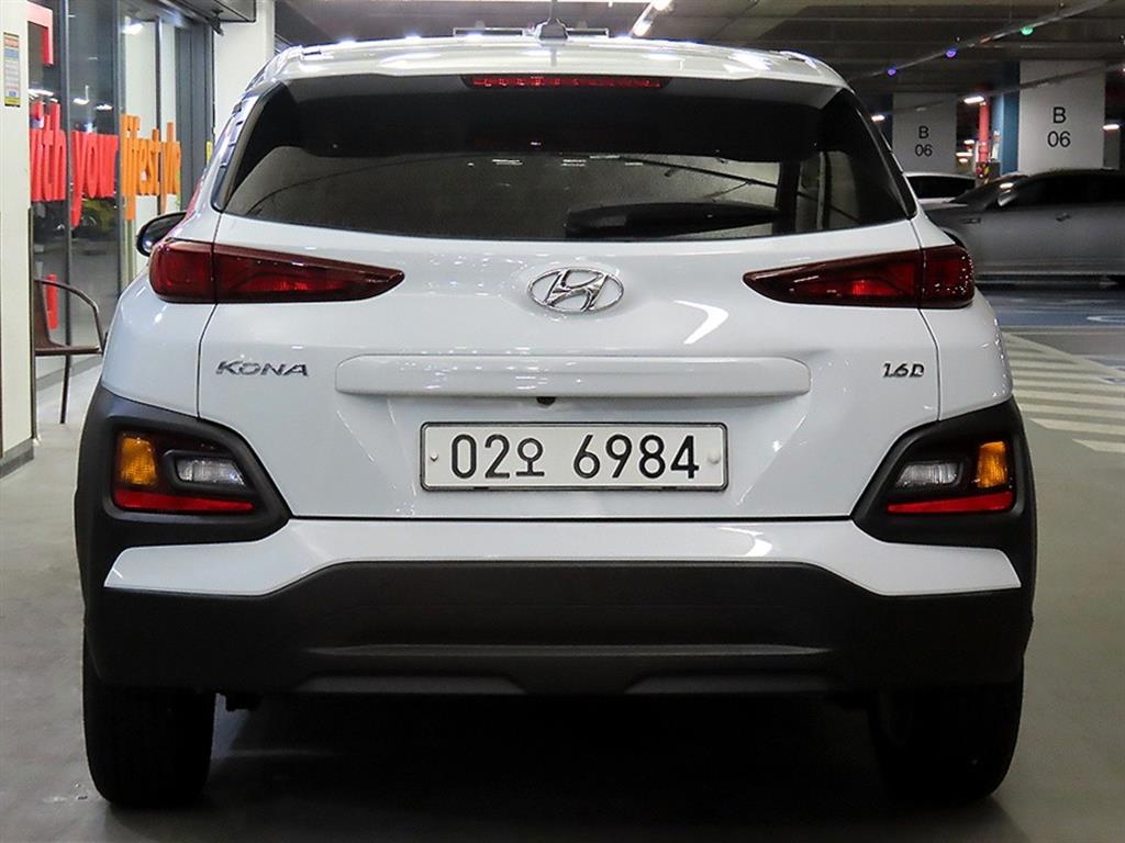 HYUNDAI Kona - Vista 5