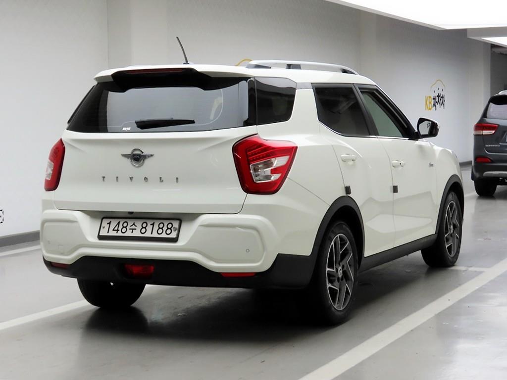 Ssangyong Tivoli - Vista 4
