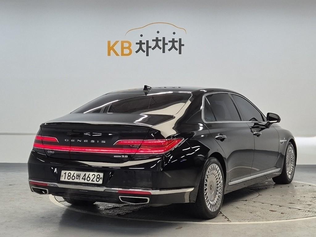 Genesis G90 - Vista 4