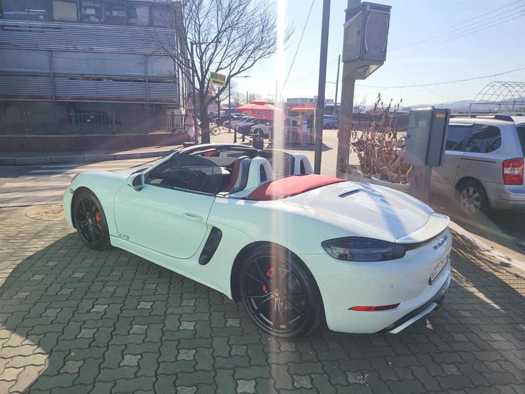 Porsche 718 - Vista 4