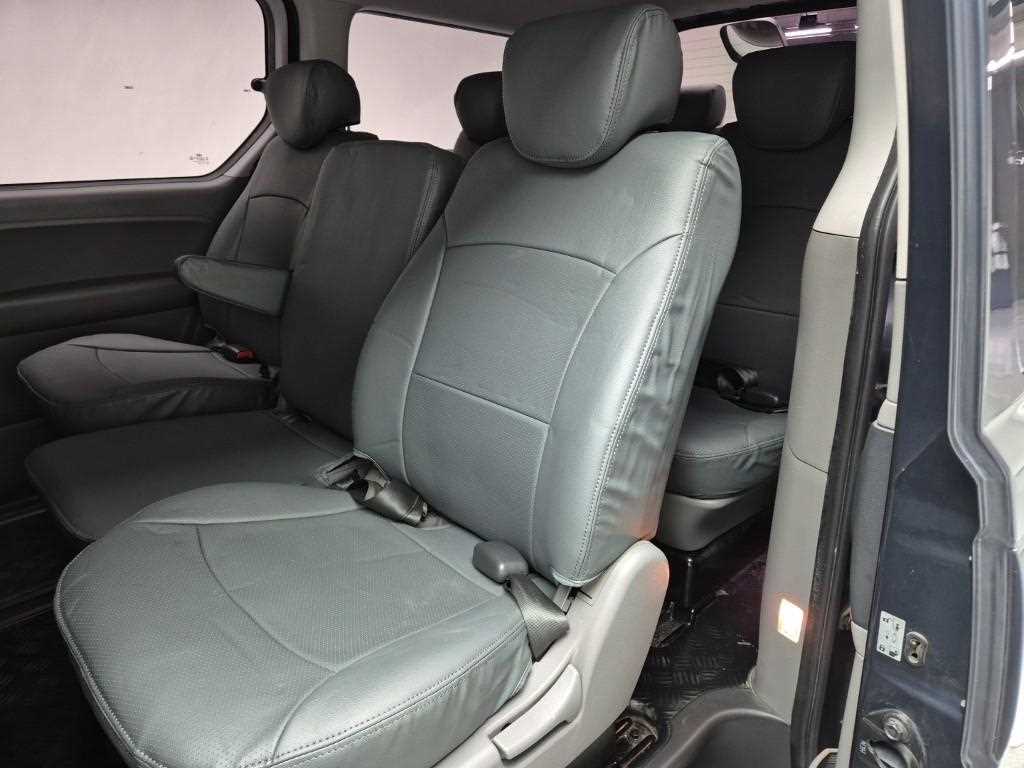 HYUNDAI Starex - Vista 12