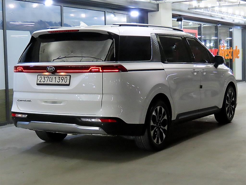 KIA Carnival - Vista 4