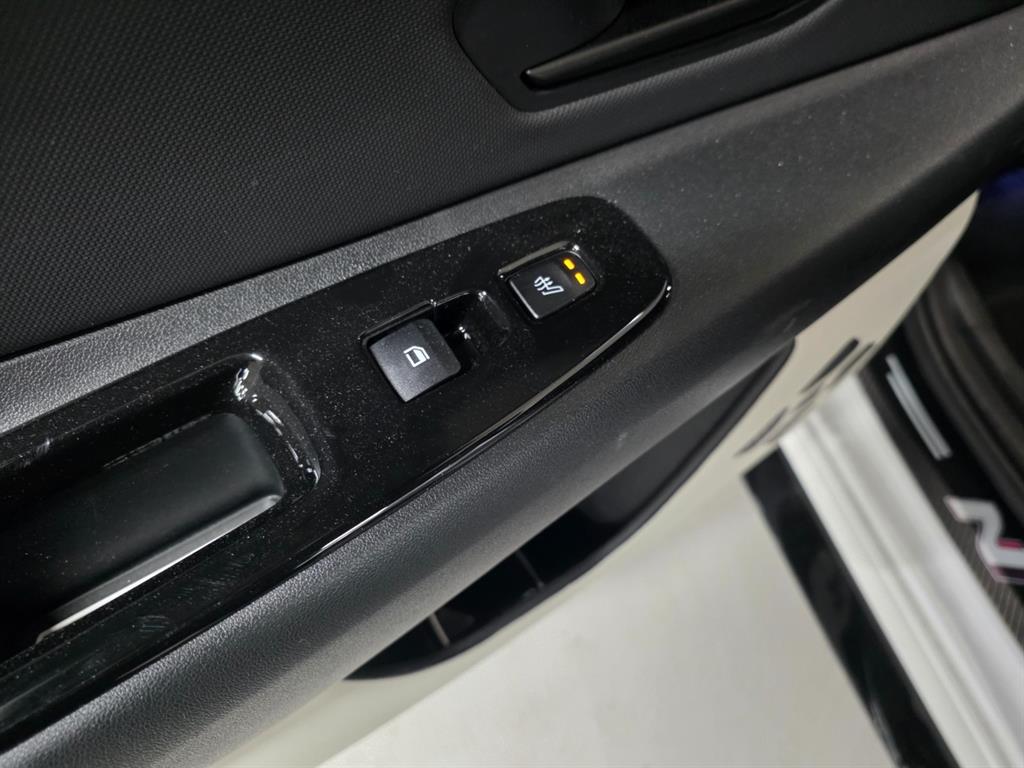 HYUNDAI Avante - Vista 12