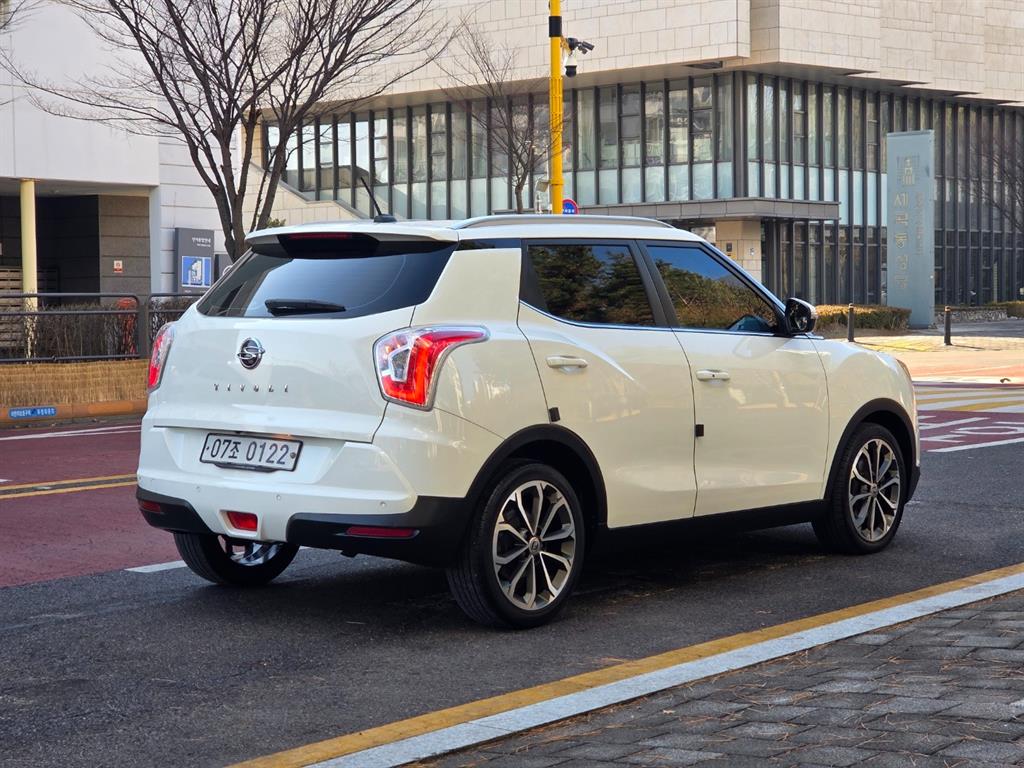 Ssangyong Tivoli - Vista 4