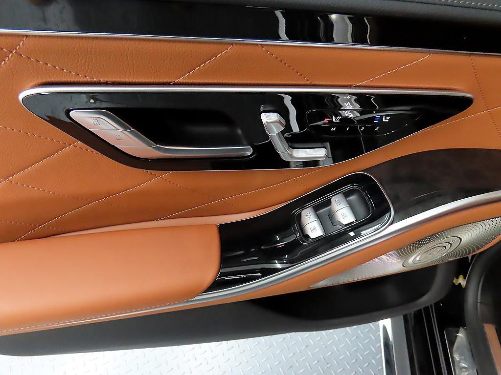 Mercedes Benz S Class - Vista 12