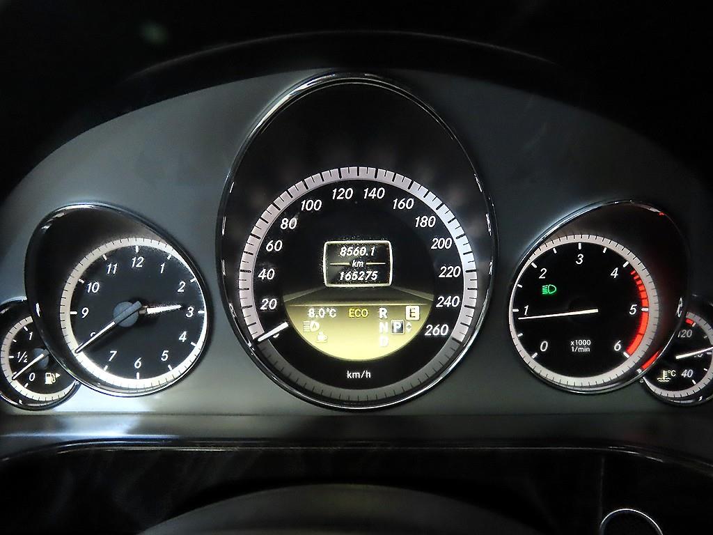 Mercedes Benz E class - Vista 9